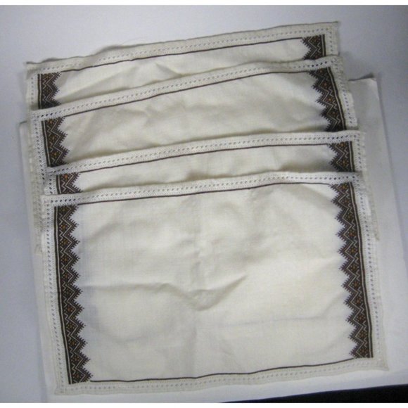 Set Of 4 Placemats Hand Stitched Polyester 11 x 18 in Openwork - Picture 1 of 9